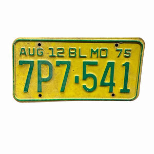 Vtg 1975 Missouri License Plate #7P7-541 AUG 12 75 BL MO Rustic Garage Decor HTF